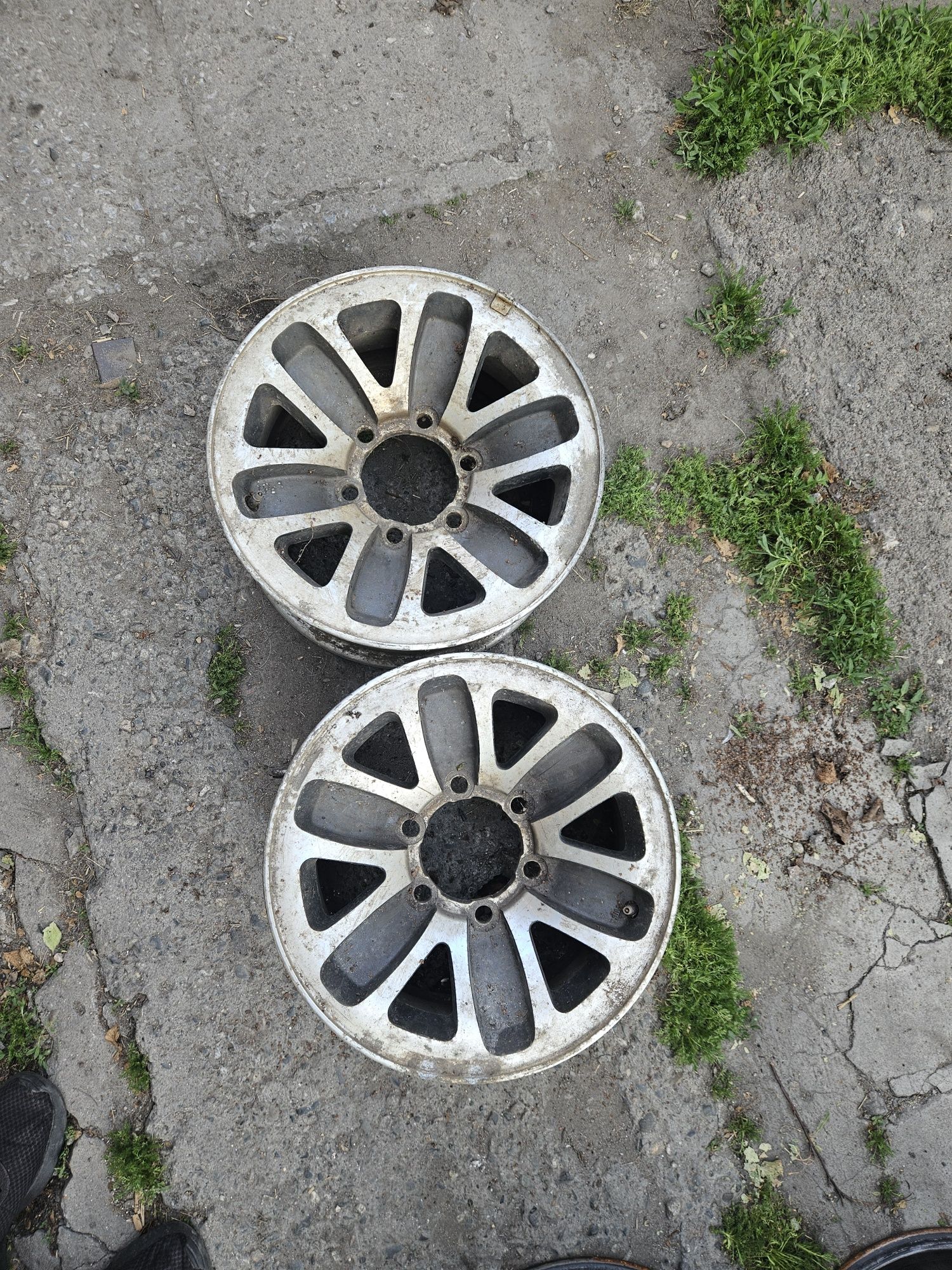 Продам диски R15 на Mitsubishi Delica