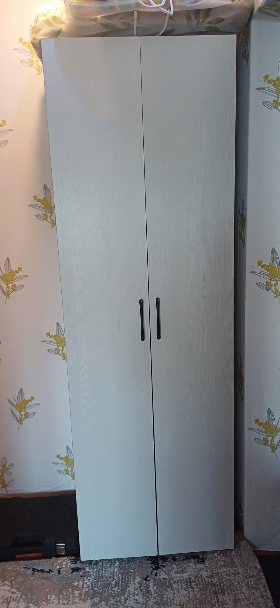 Продам шкаф в прихожую