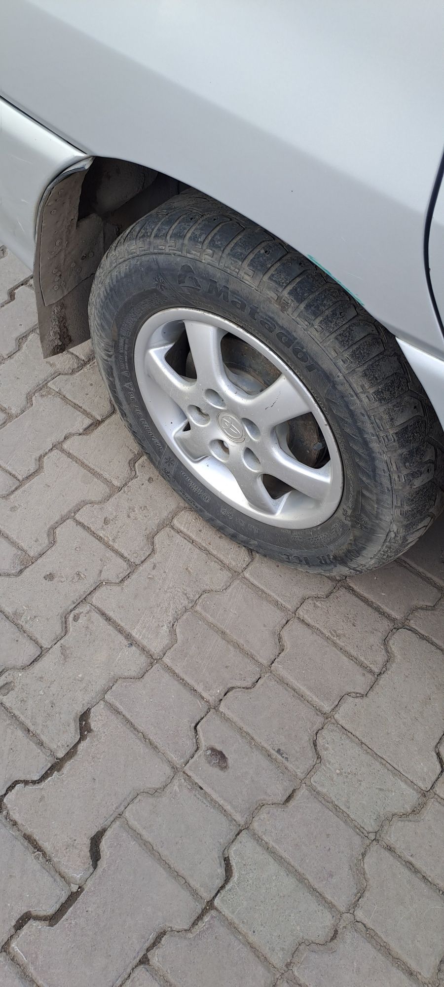 Диски R14 с шинами на тайота