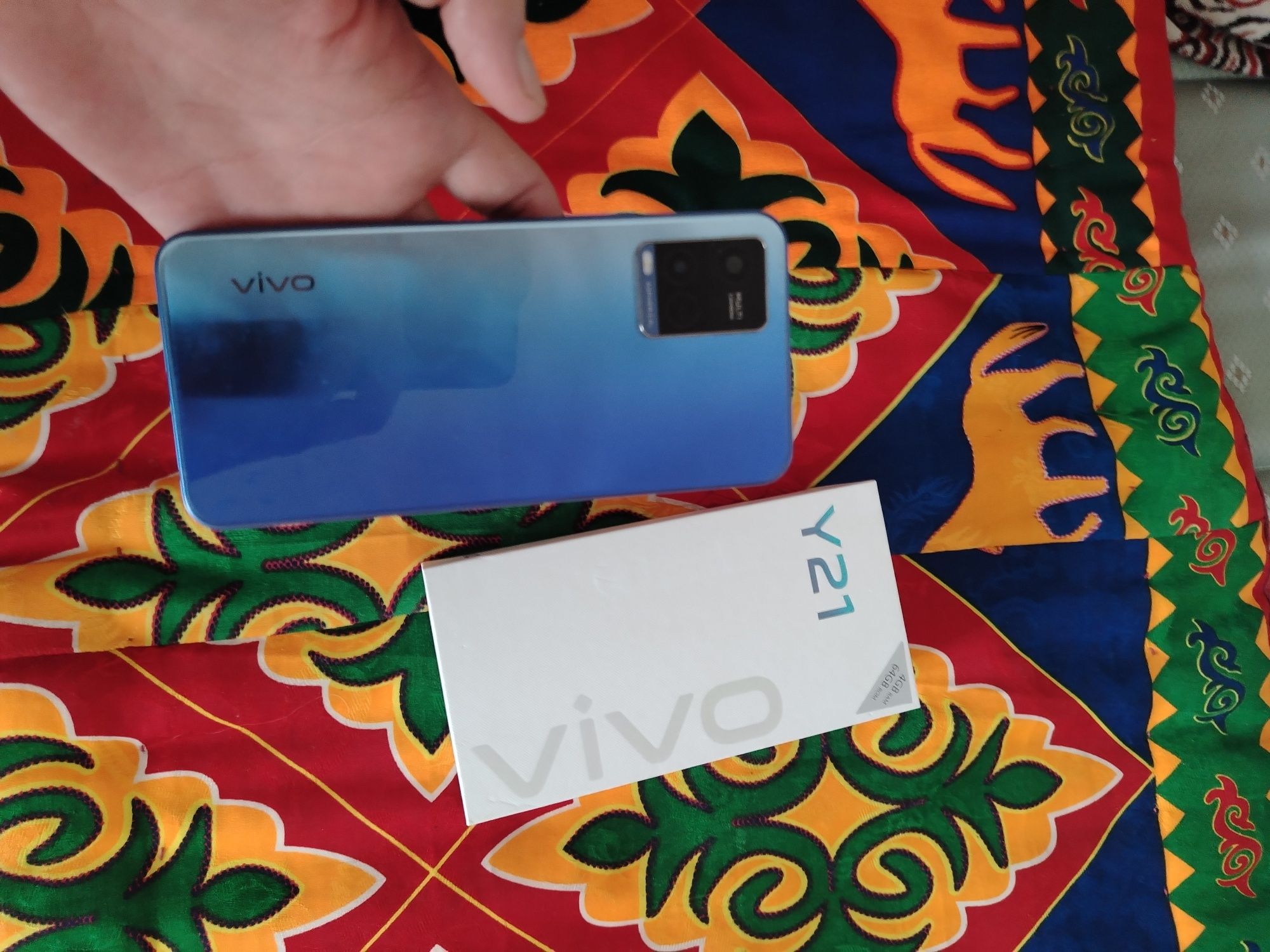 Продам смартфон vivo y21 в отличном состоянии минусов нету
