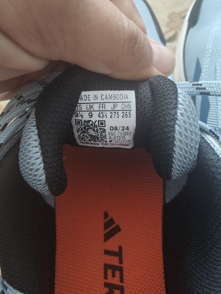 Продам Кроссовку Adidas Terrex 41 и 42 размера. Оригинал 100%