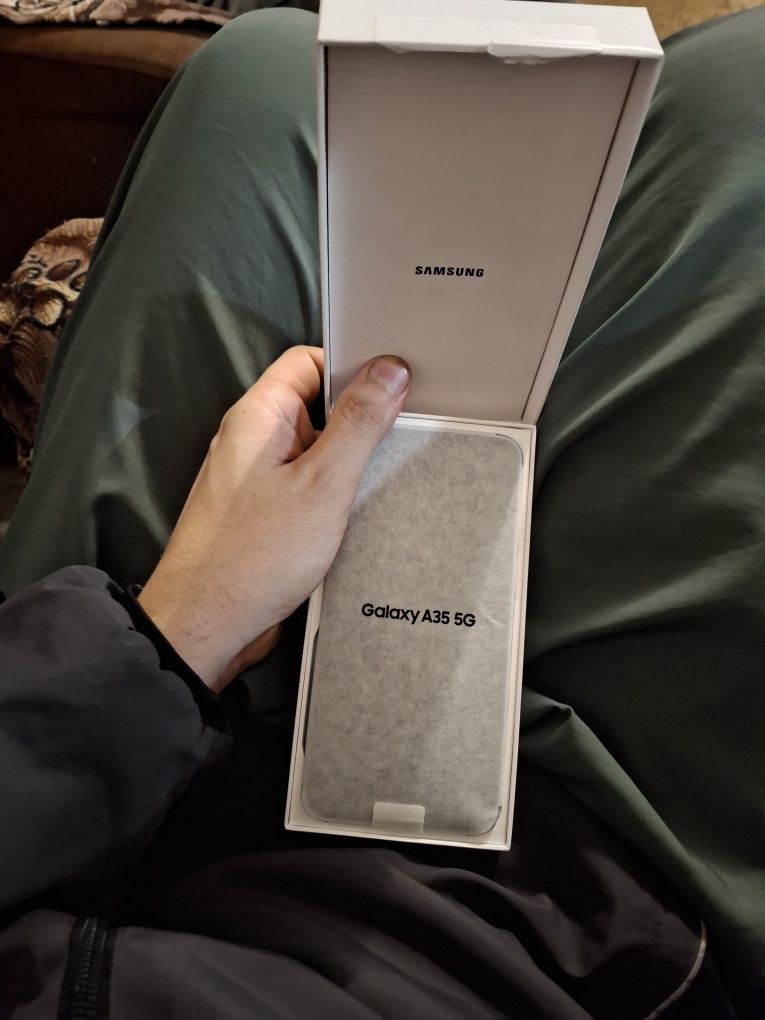 Samsung A35. Не пользованный. Купил не пользовался