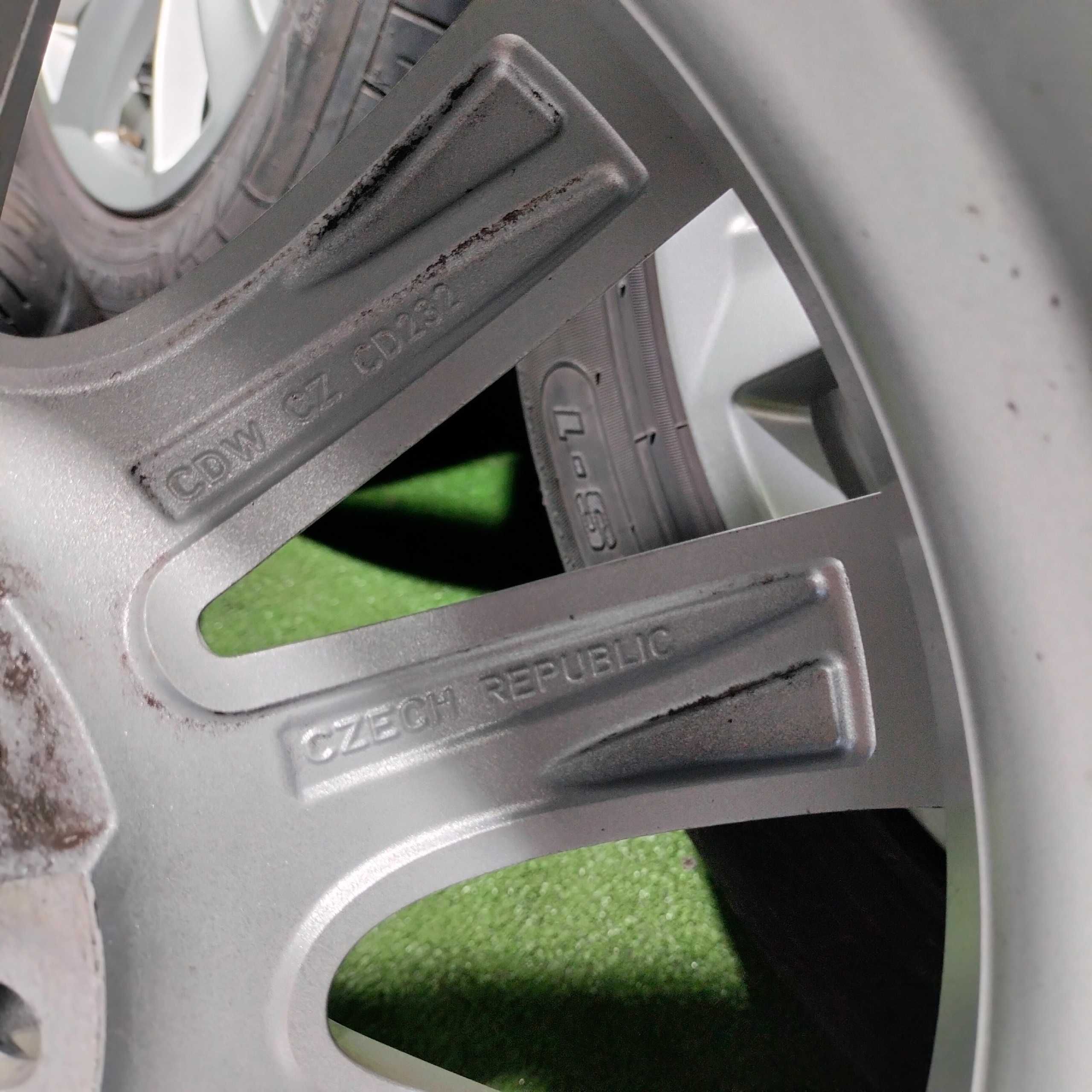 Продам Оригинальные Диск с шинами BMW 236 стиль 225/55R17 Hankang