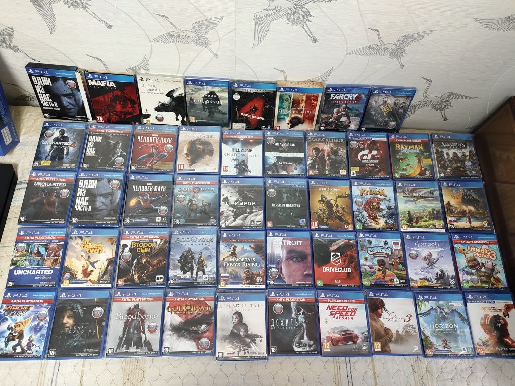Playstation 4 slim 1ТБ + 52 игры