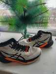 Кроссовки asics для волейбола