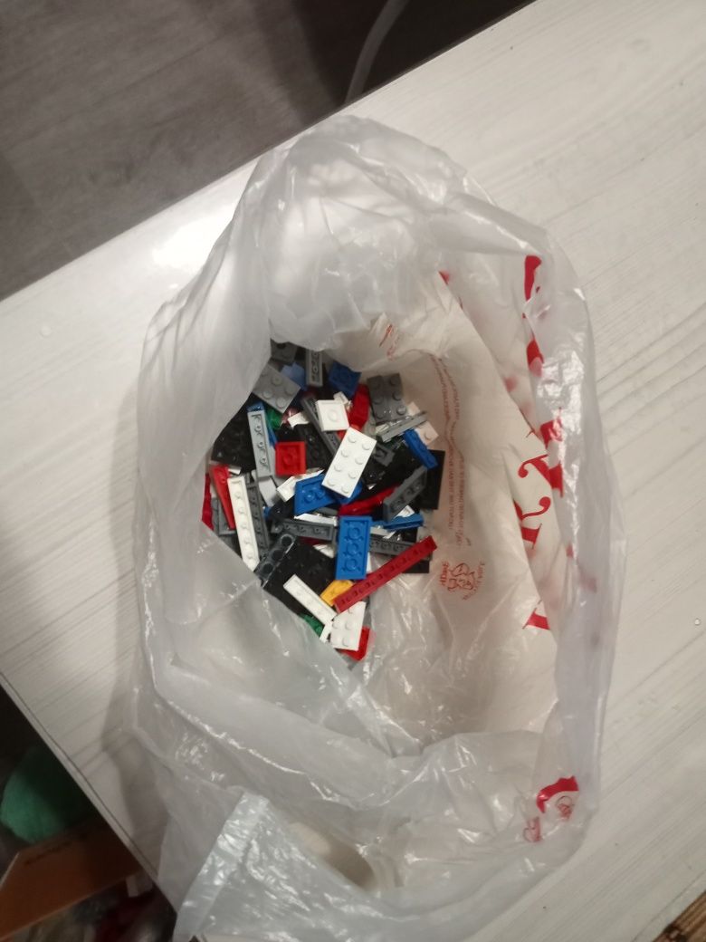 Продаю запчасти лего