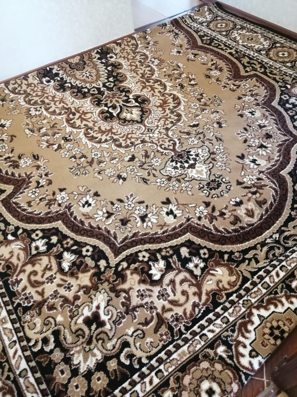 Продам ковер.в отличном состоянии, чистый. 3*4