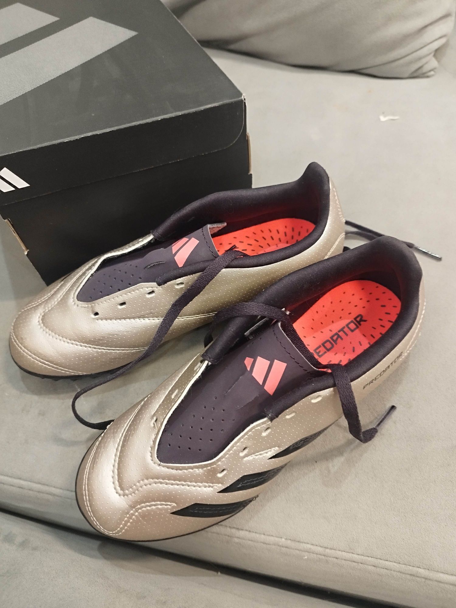 Сороконожки Adidas Predator