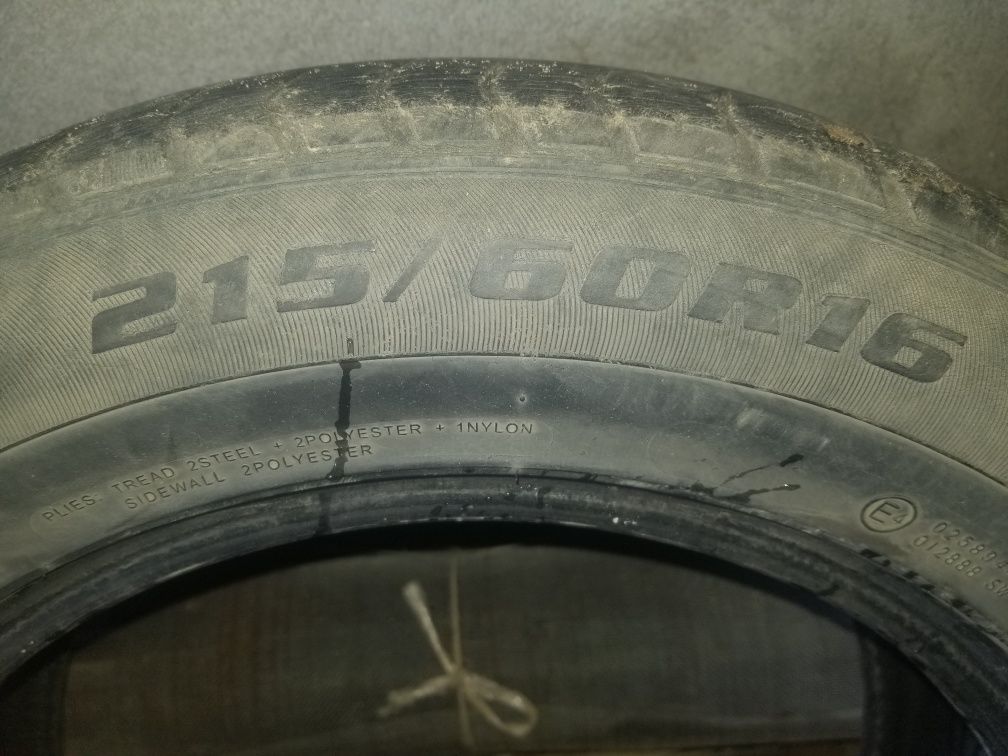 продам шины размер 215/60/16 стояли на камри