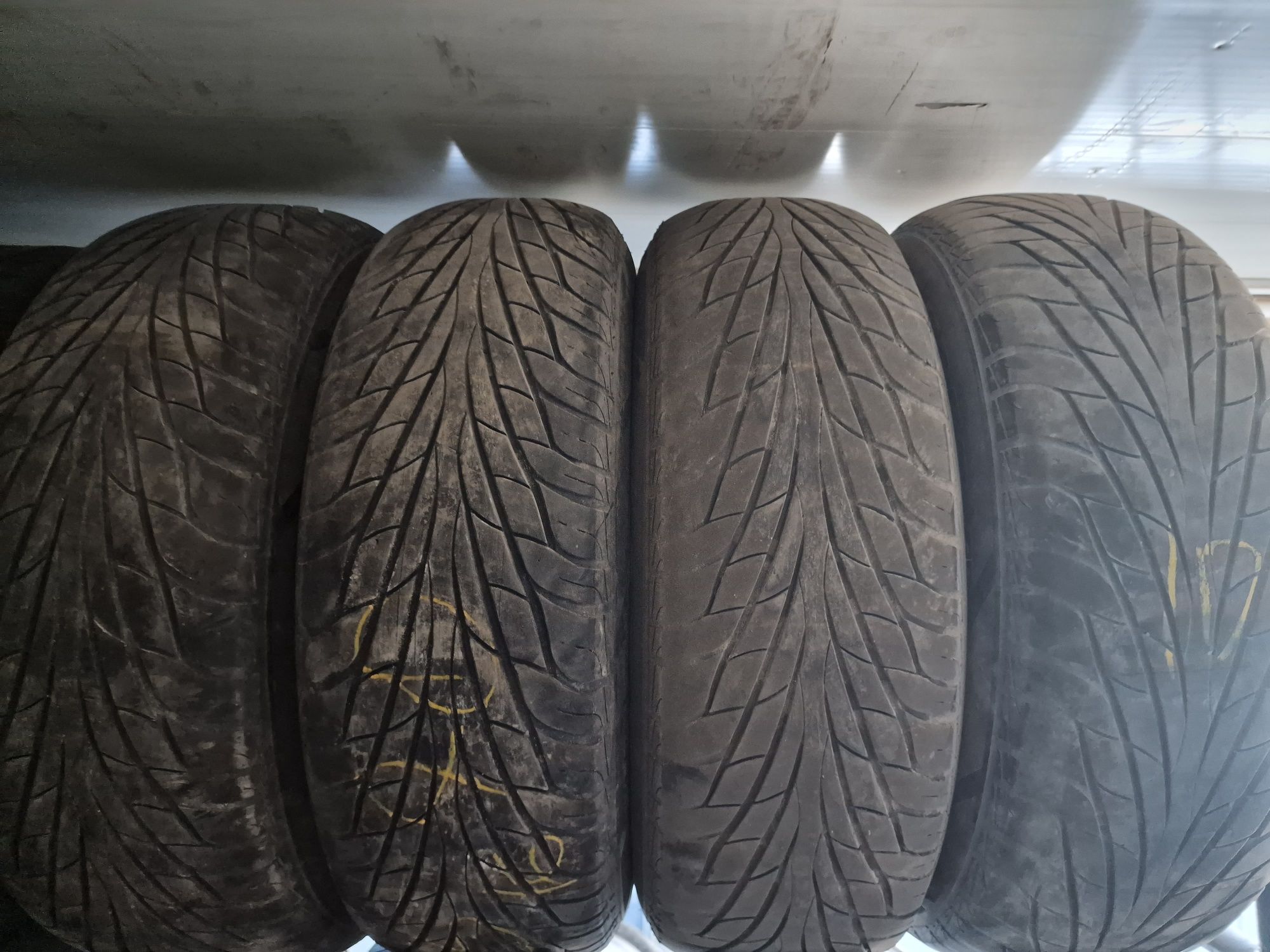 Продам шины 225/70 R16