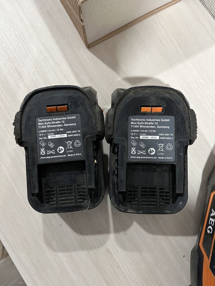 Зарядное устройство AEG BL1218L Аккумуляторная батарея AEG L1840R