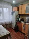 Срочно !Продается 2 комнат Квартира в пришахтинске ЗЕЛИНСКОГО