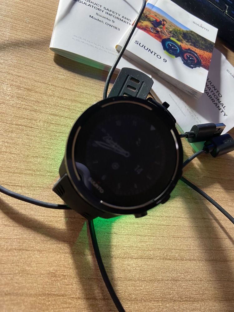 часы Suunto 9.