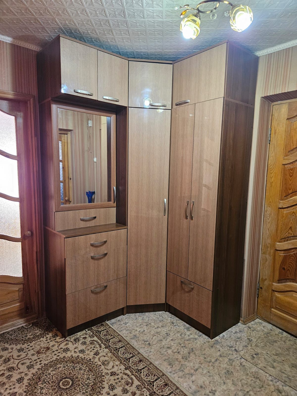 Продам прихожую.