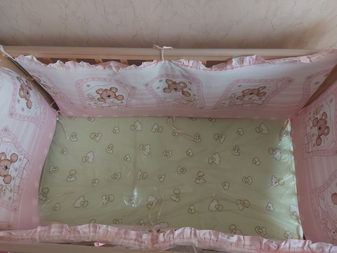 Продам бортики в кроватку