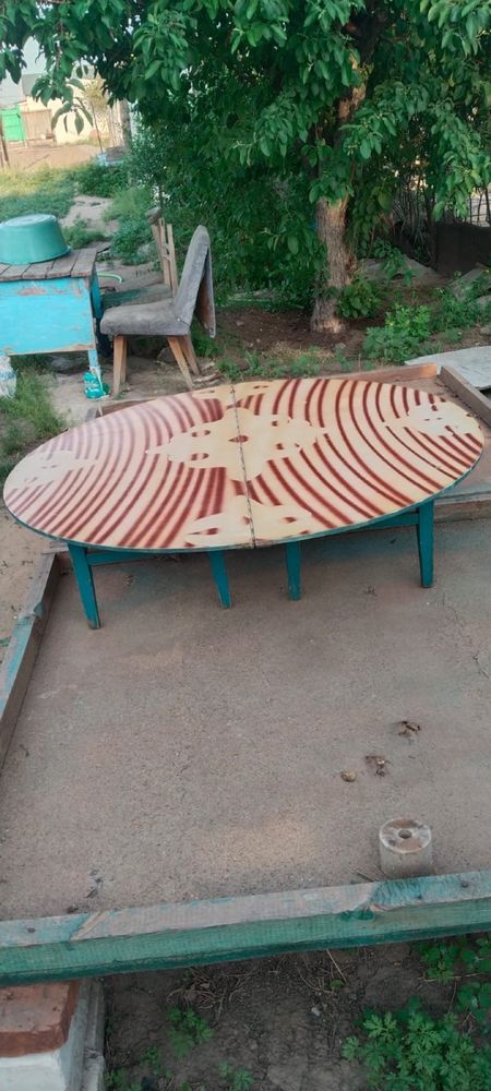 Продам круглый столик