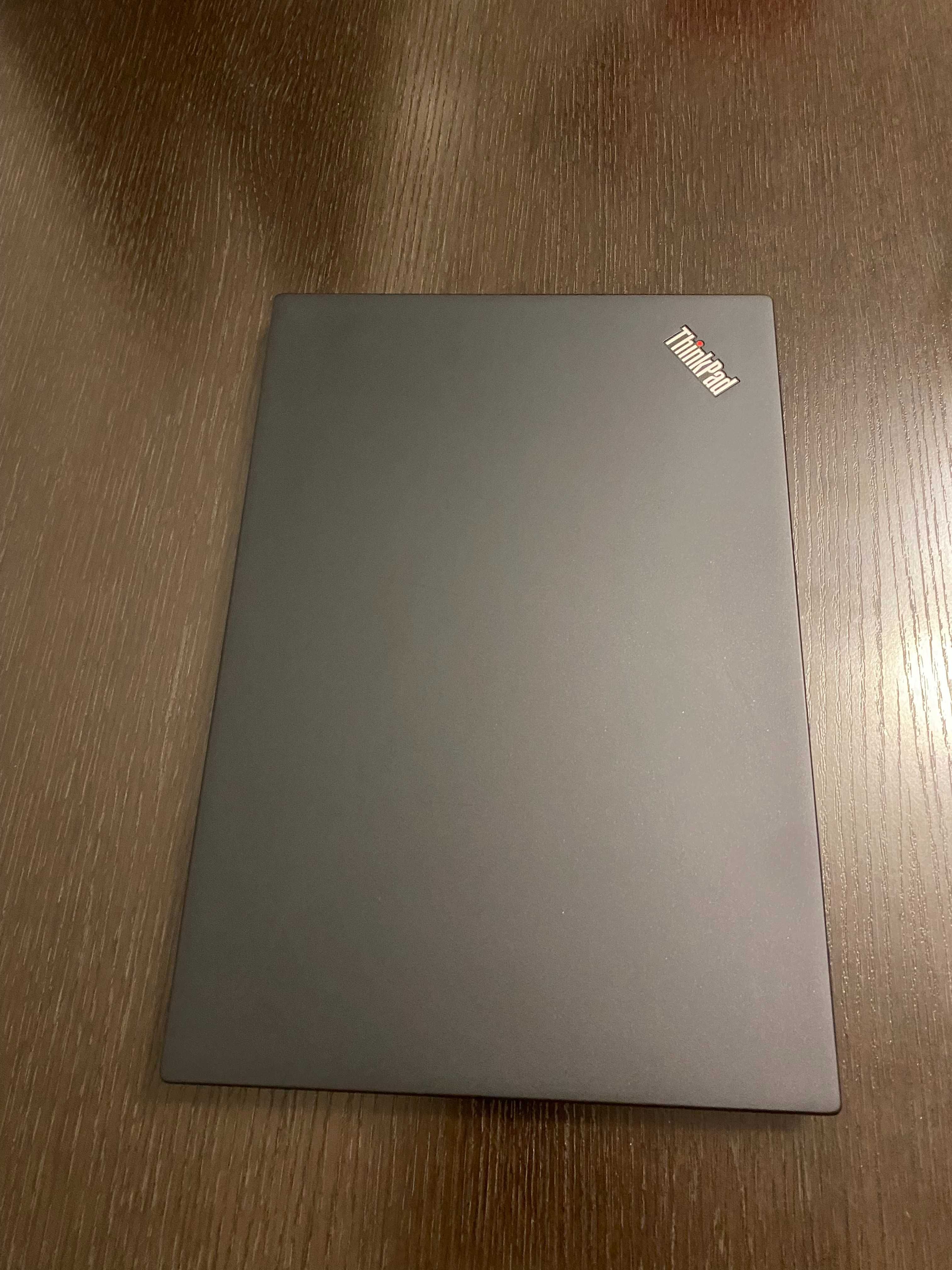 Ноутбук Lenovo ThinkPad T495s. В идеальном состоянии.