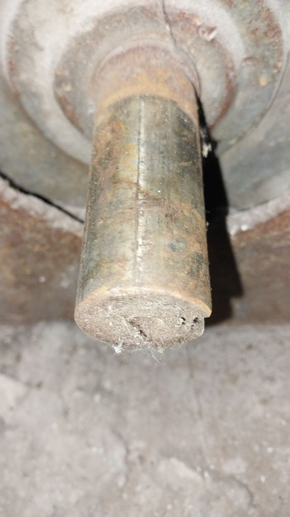 Электродвигатель 7kv/380в,  3000 ob, вес 30кг., d-вал 31 мм.