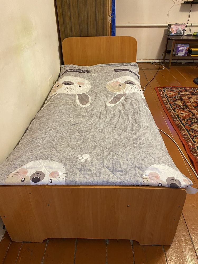 Продам односпальную и двухспальную кровати!
