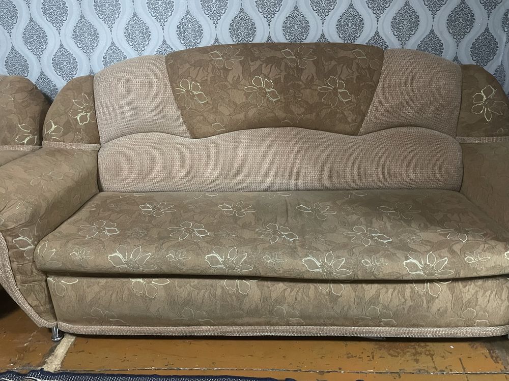 Продам диван тройку
