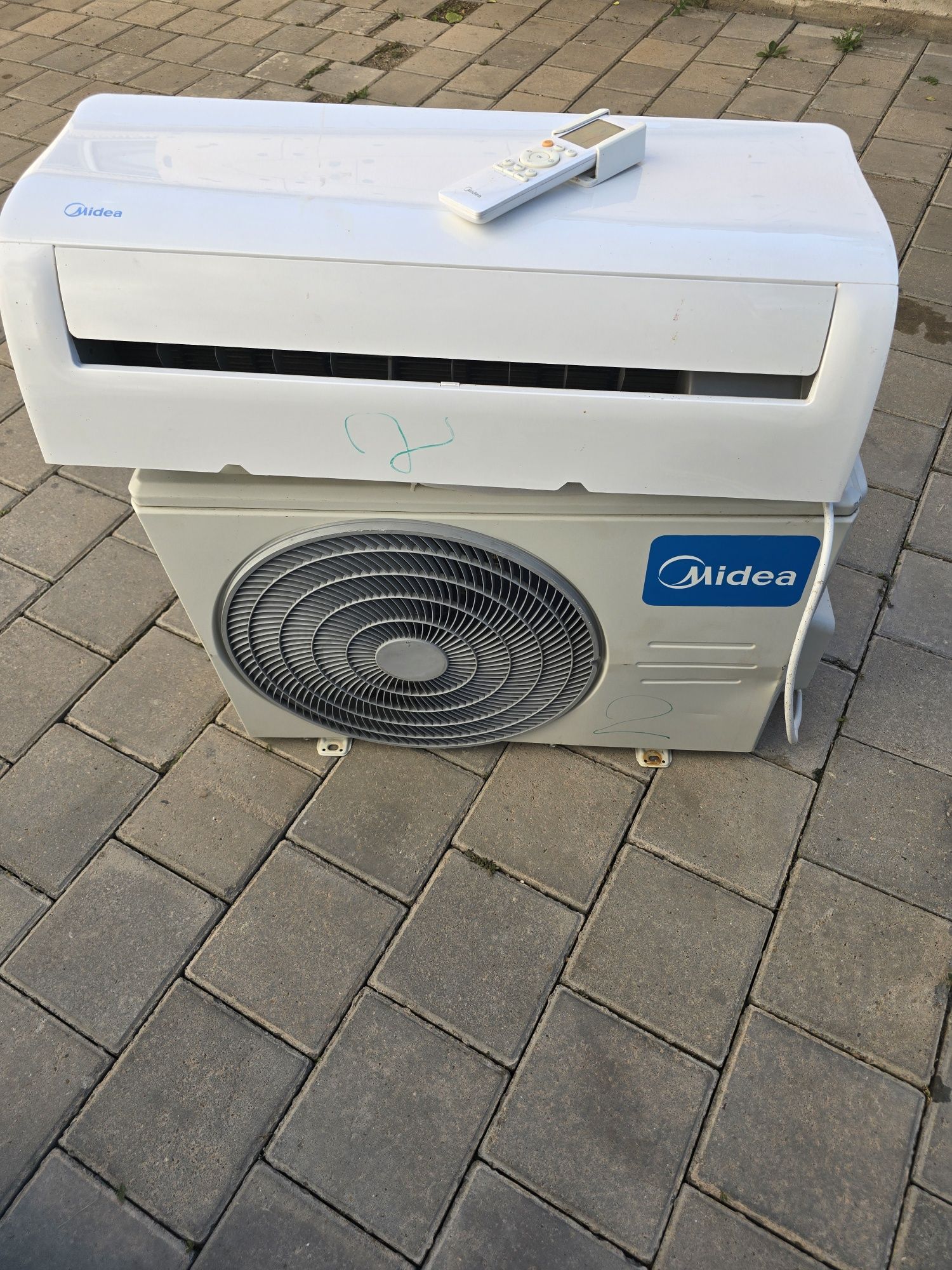 Кондиционер  midea