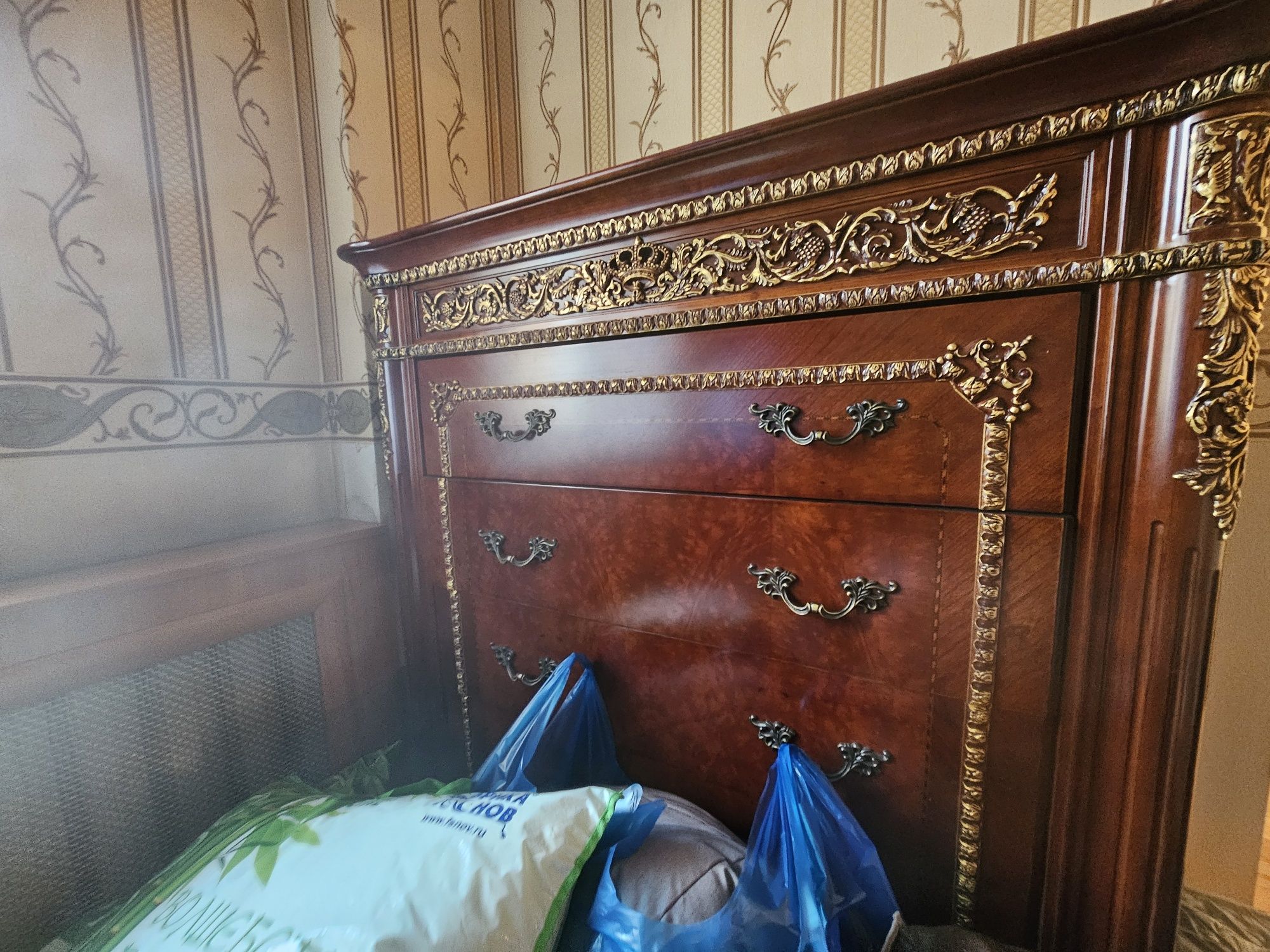 Срочно Спальный гарнитур