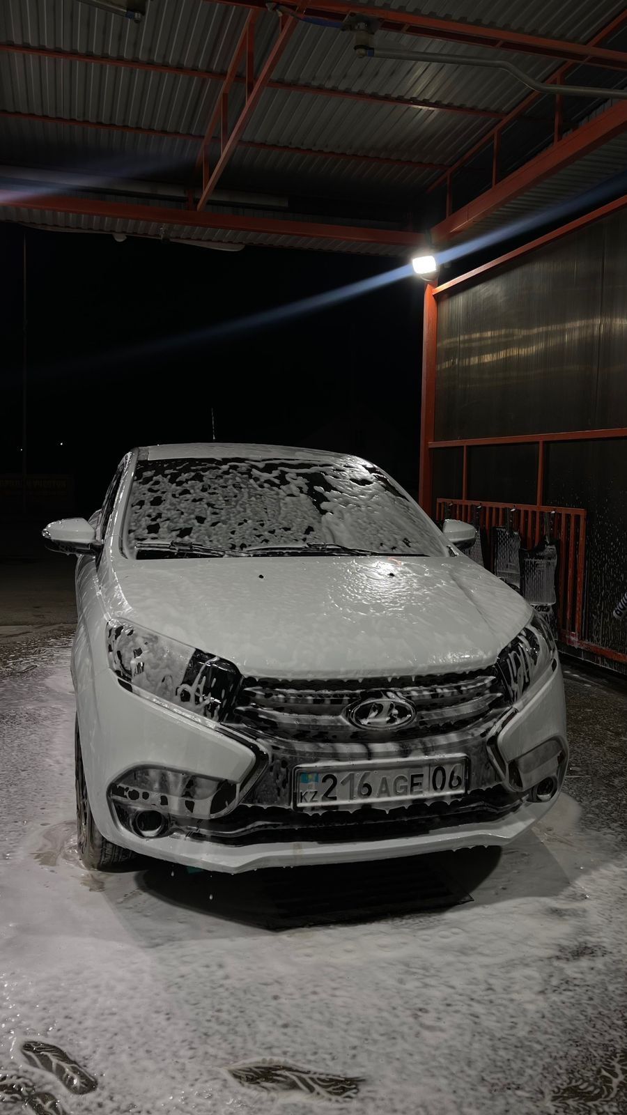 Автомобиль лада XRAY