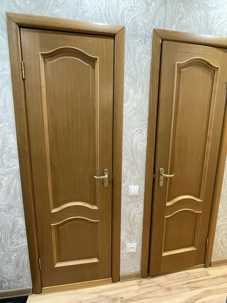 Двери деревянные б/у
