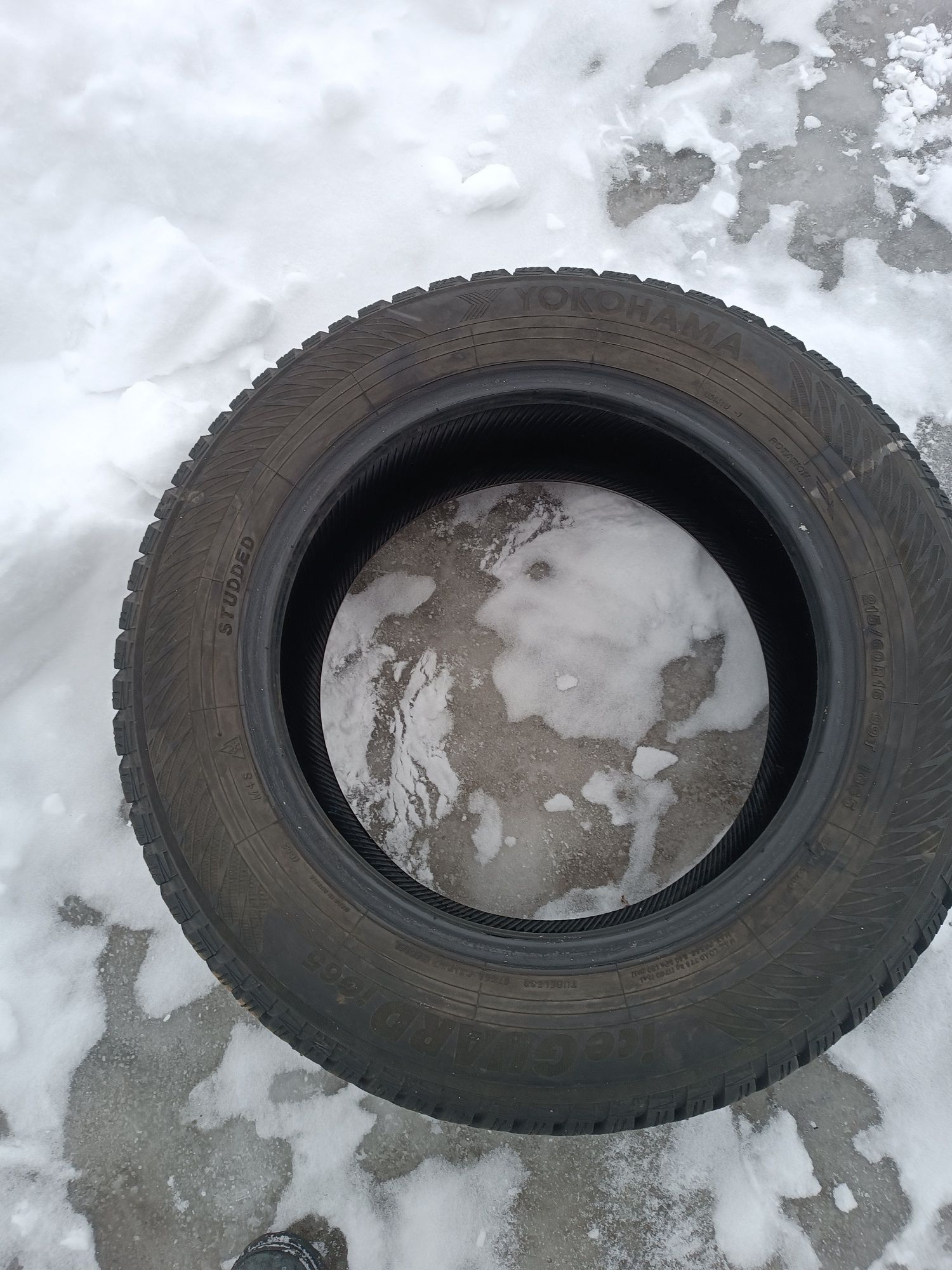 Продам автошину зимнюю шипованную 215/60 R 16