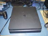 PlayStation 4 slim с играми  2 джостиками ps plus (пол года)