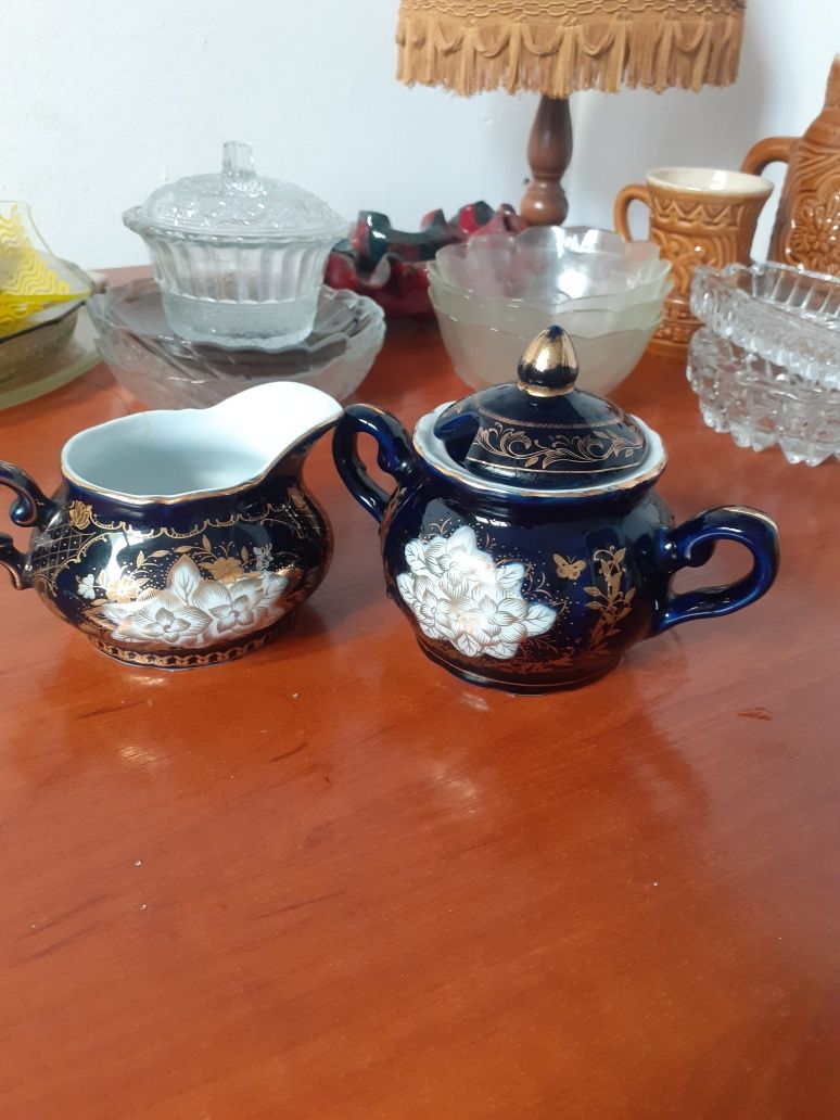 Тарелки 18 см диамерт Чашки 2 шт от сервиса