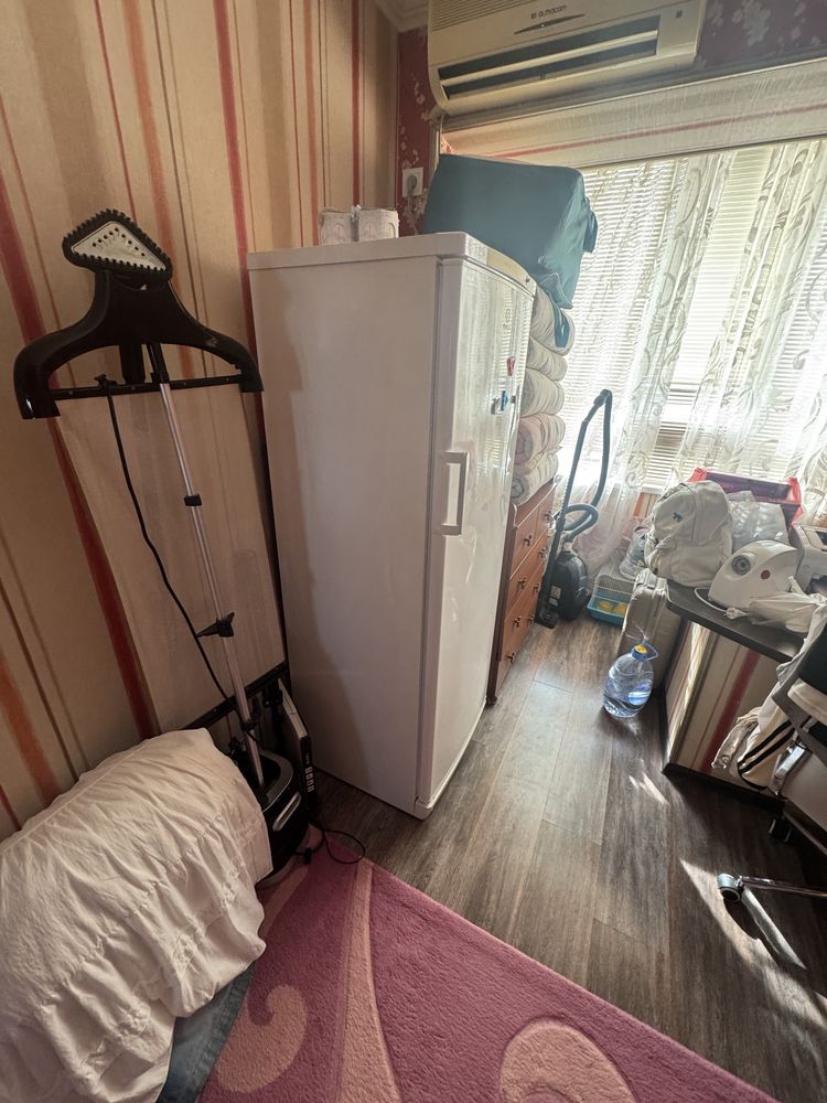 Продам морозильную камеру