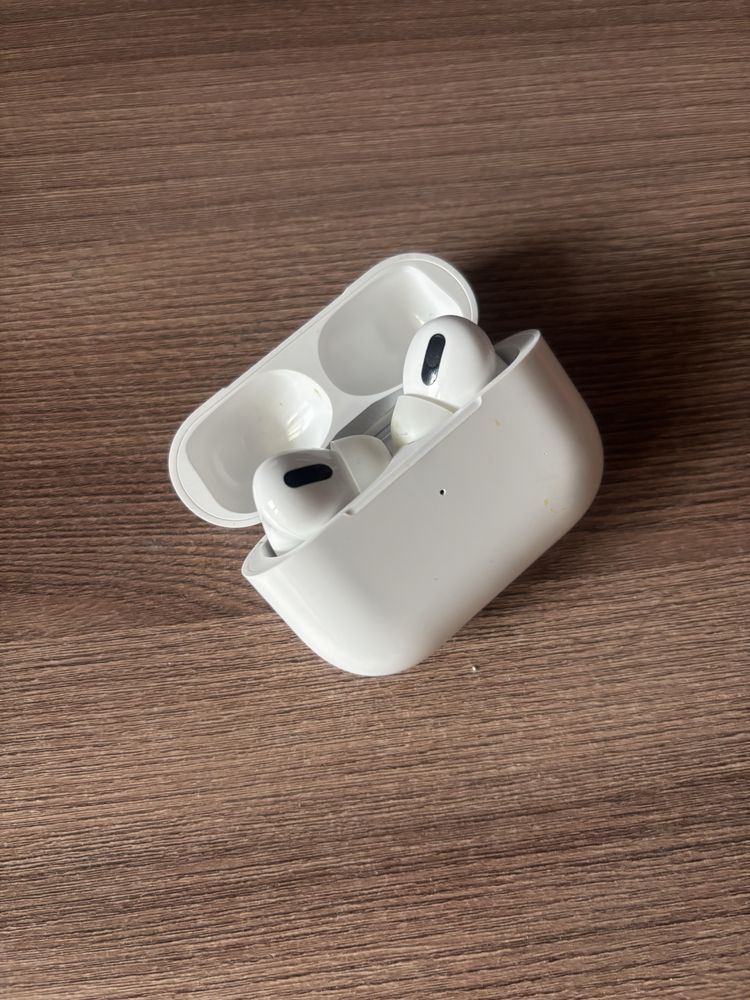 Продаю airpods pro