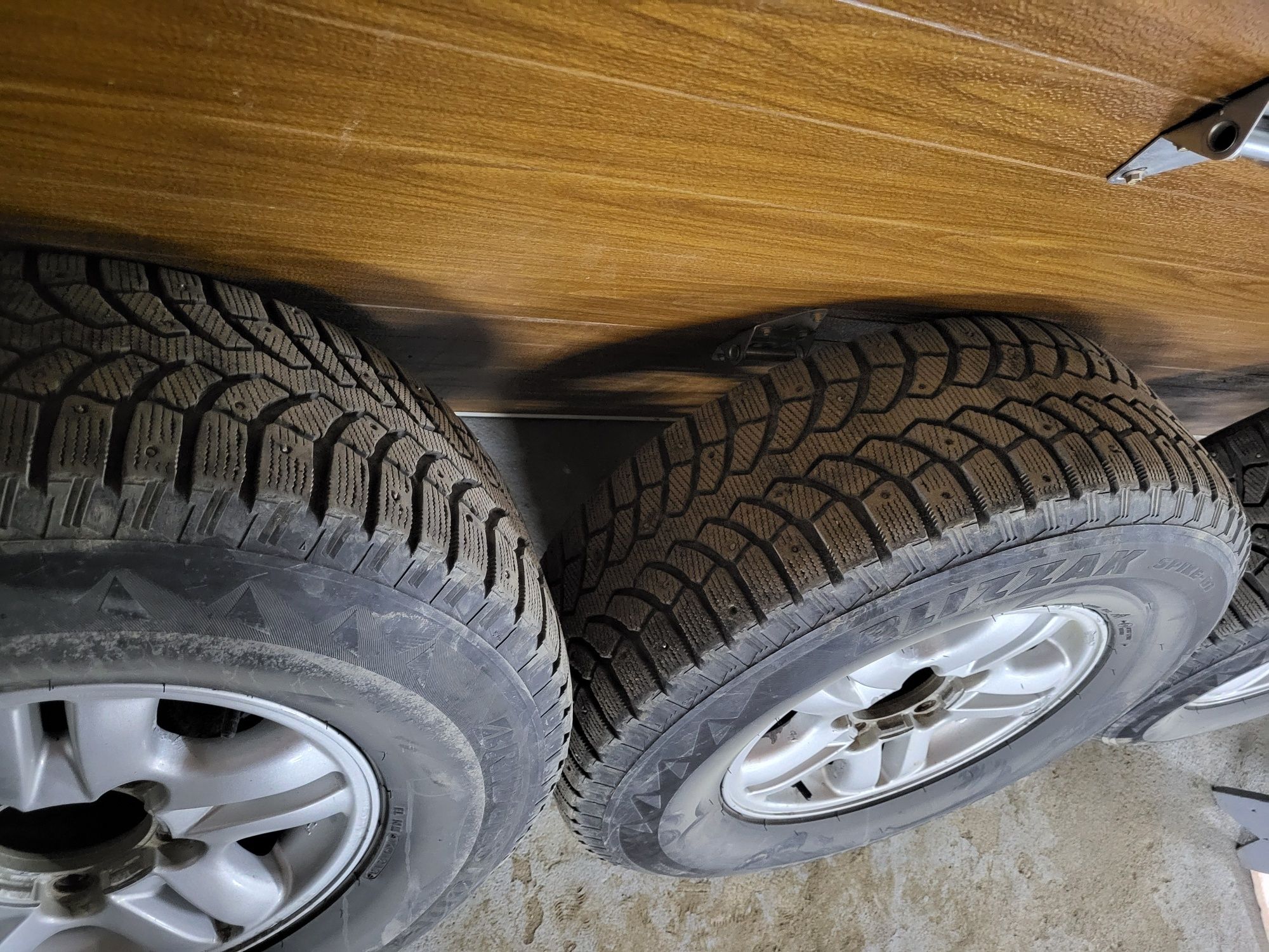 275 70 r16, колеса зимние лх470, крузак 100