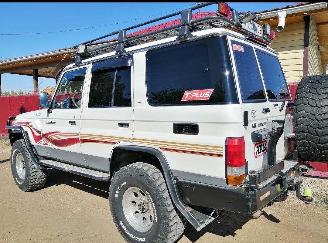 Достойный Крузак 76, 2007гв.  4500обьем мкпп 5, ARB