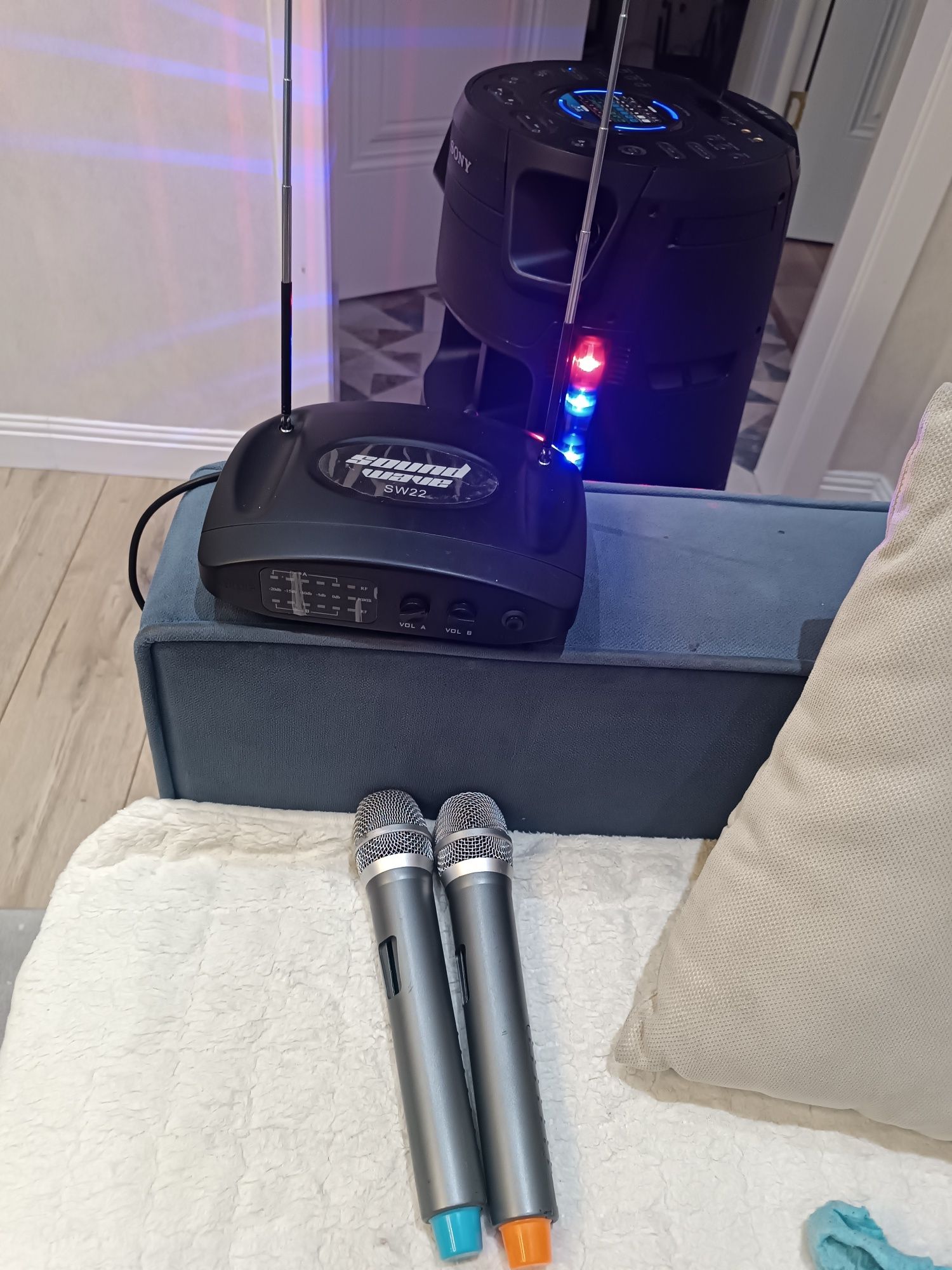 Продам микрофоны с базой дистанционные Sound wave SW22