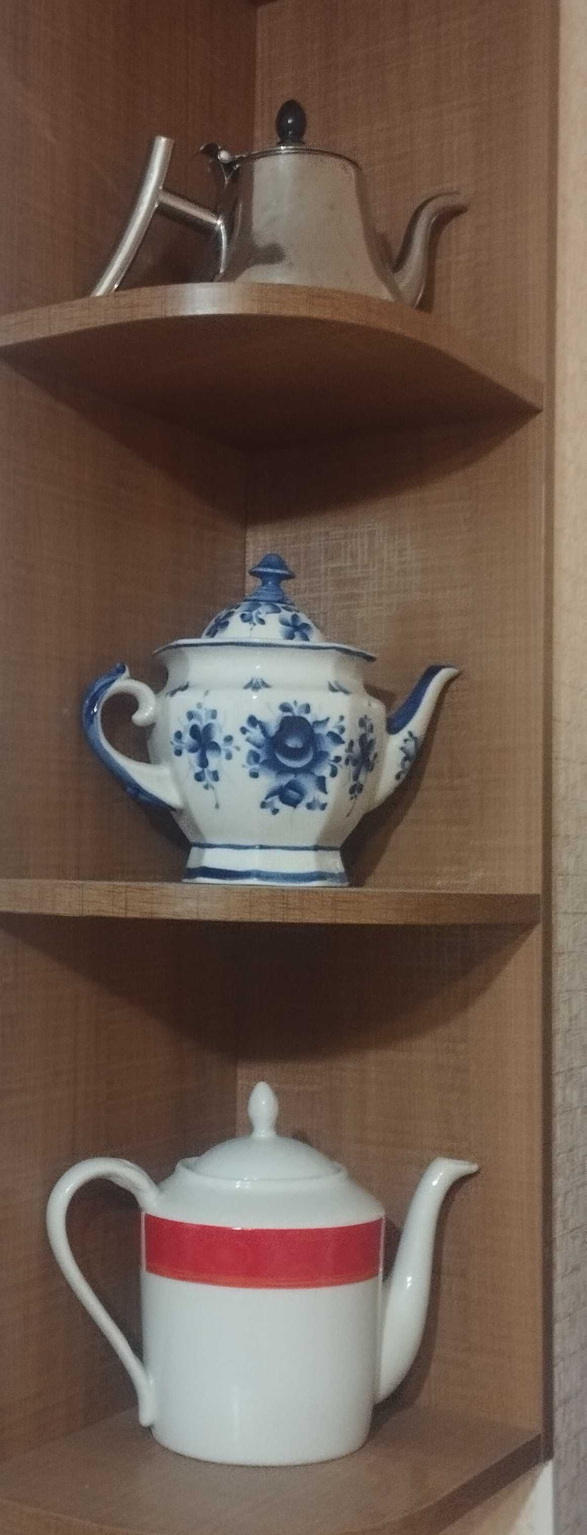 Посуда разная, хрусталь, графины, стекло, фаянс, подносы и т. п.