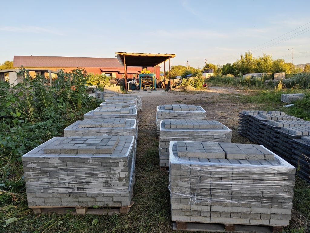 Продам тратурную плитку