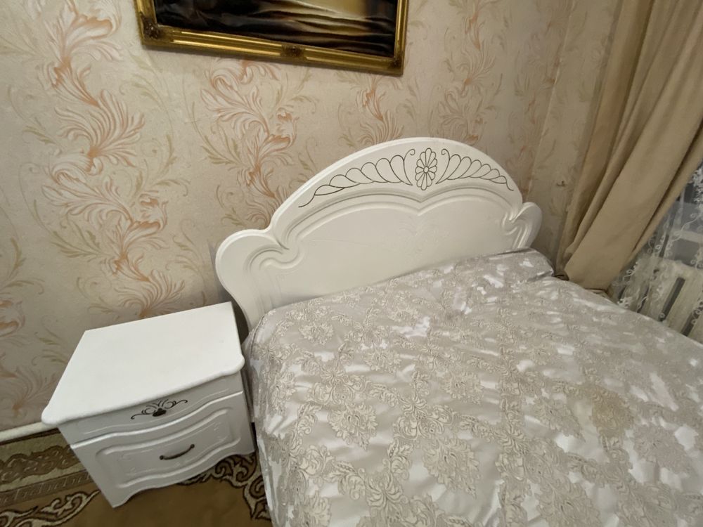 Продаю  спальный гарнитур в хорошем качестве