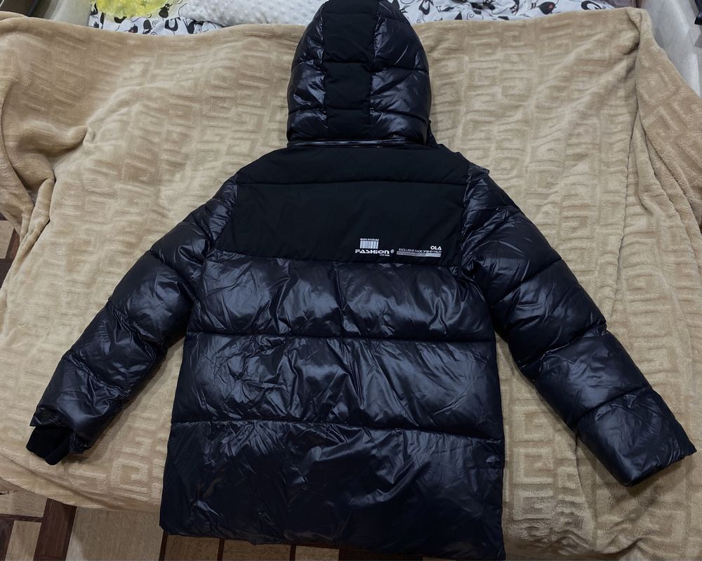 Продаю пуховик, размер s, unisex, новый!