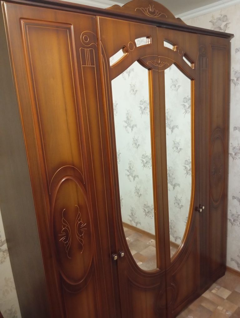 Спальный гарнитур