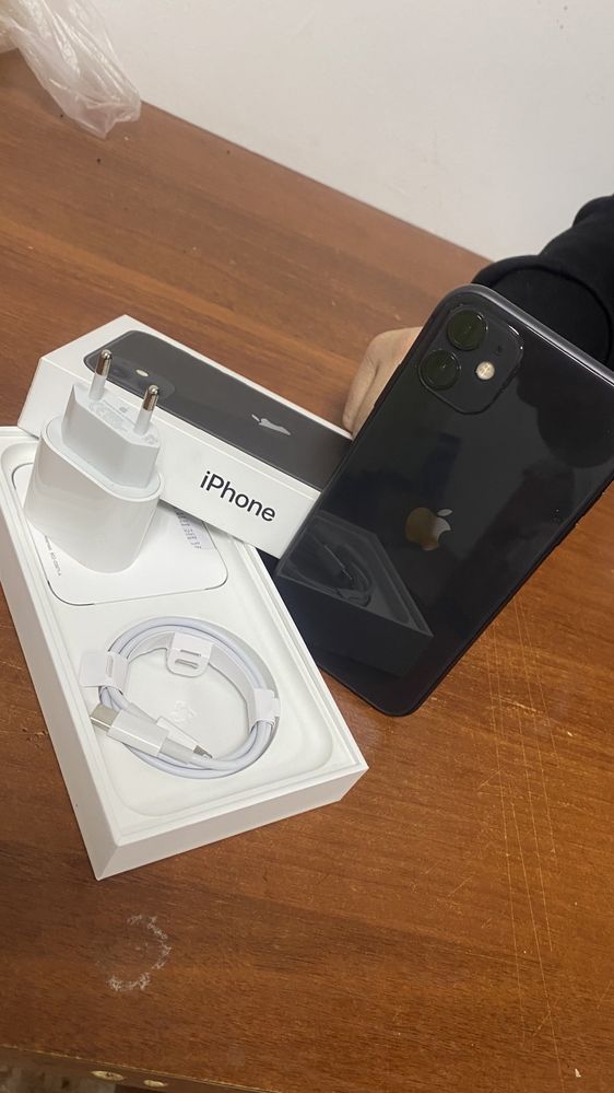 Продам iPhone 11-128,Сост 10/10,Емк99%,+Год гарантия