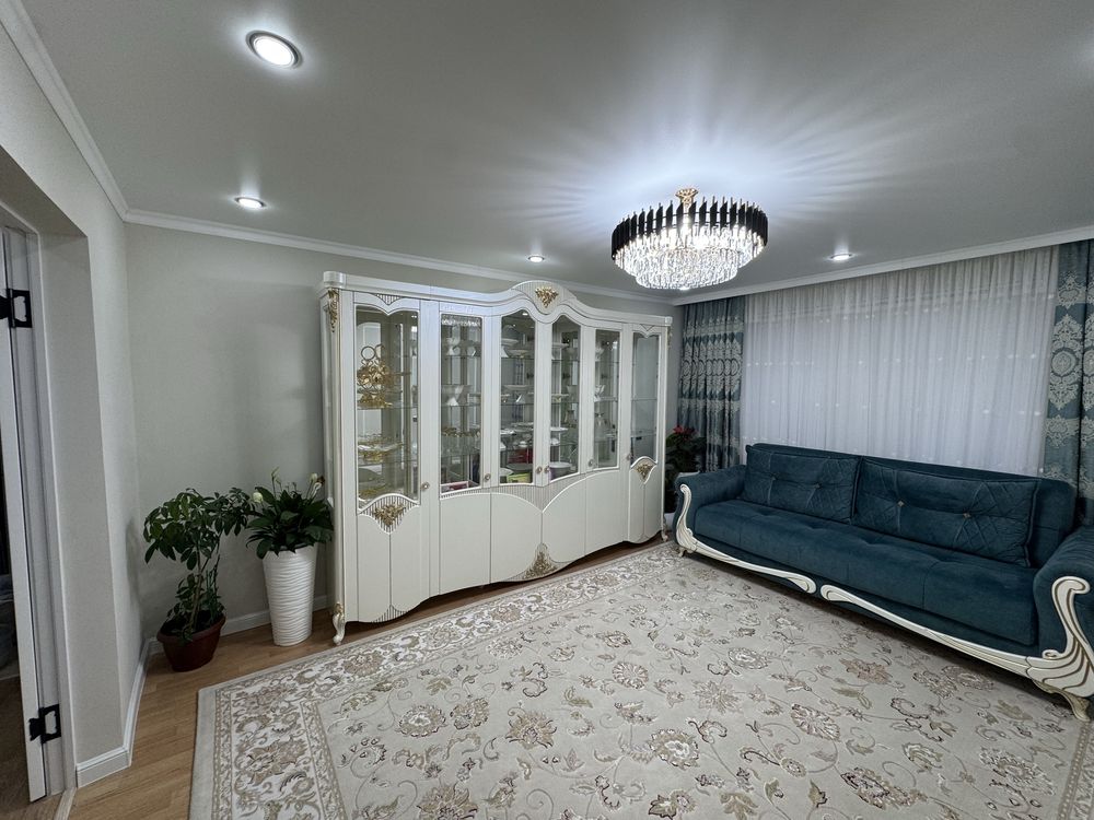 Продам квартиру 4 комнатную