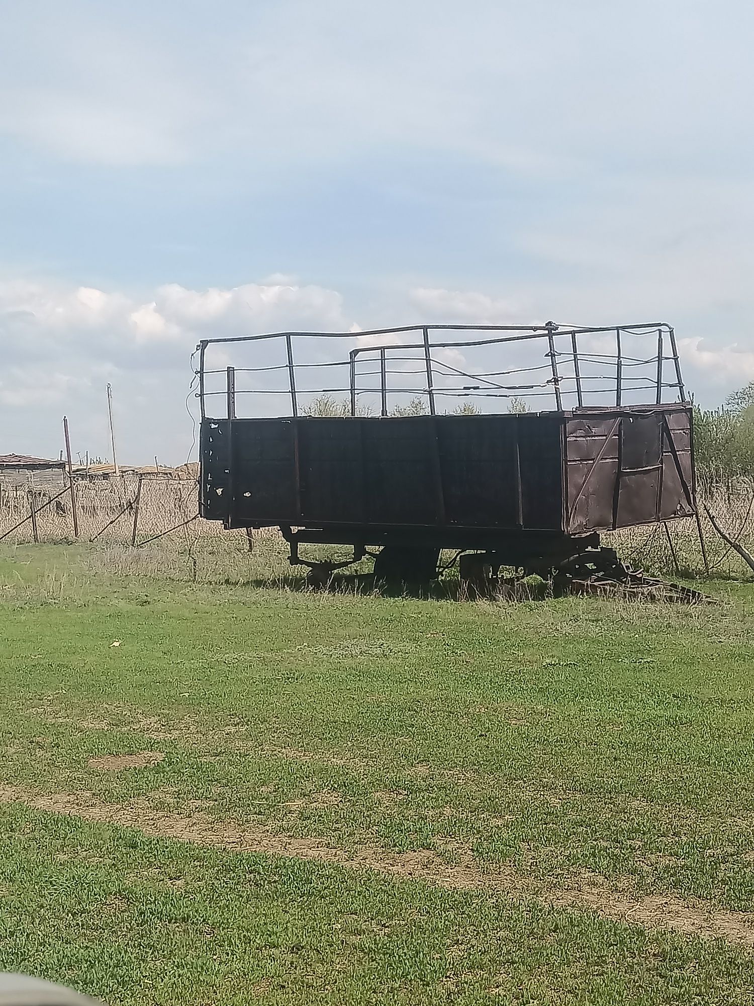 Трактор МТЗ 80 стагамет с вилой и ковшем, косилка, грабли, прицеп