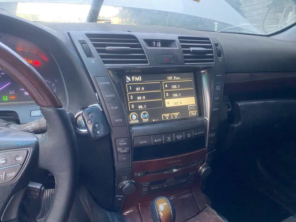 Лексус LS 460