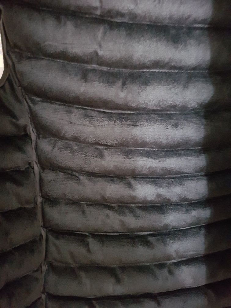 Продам жилетку .