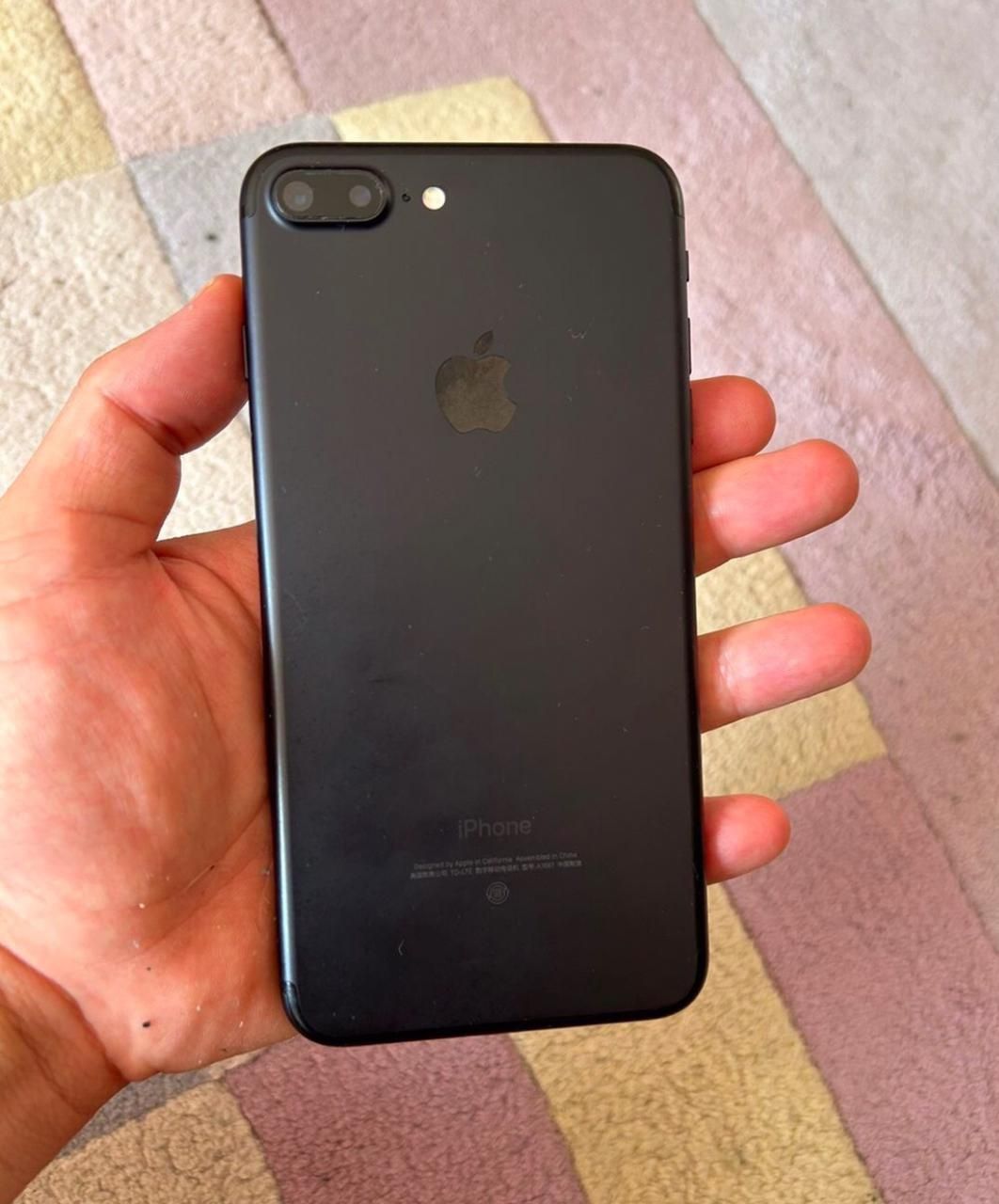 Продам iPhone 7 plus срочно