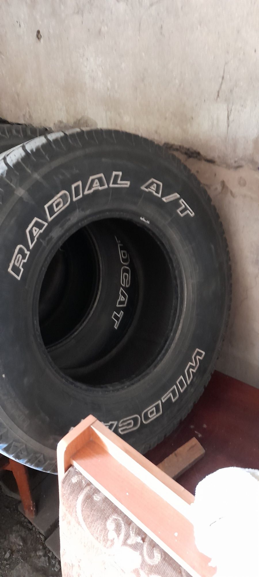 Продам резину 285/75R16