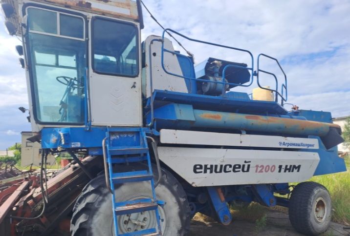Продам комбайн енисей