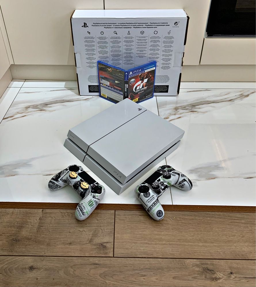 Playstation 4/ 2 геймпада